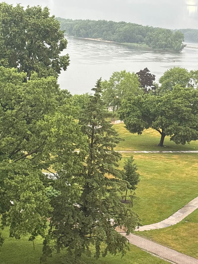 walking near me in Riverside Park in summer