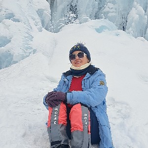 s.fezeh Khoramhoseini icon