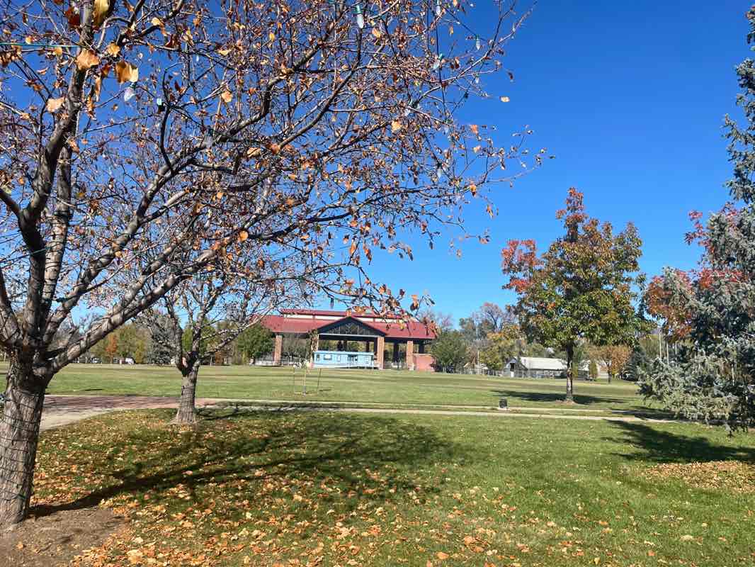 walking near me in Roosevelt Park in autumn