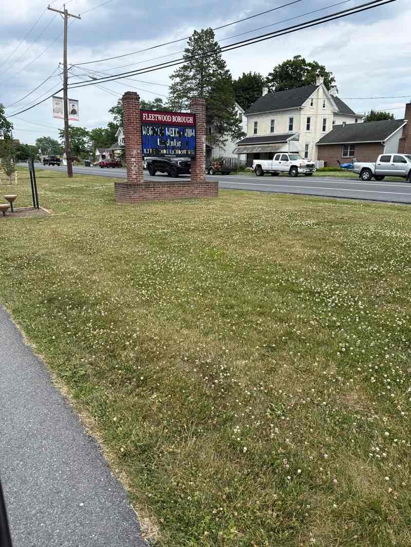walking near me in Fleetwood Park in summer