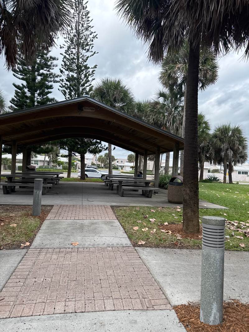 walking near me in Pelican Beach Park in autumn