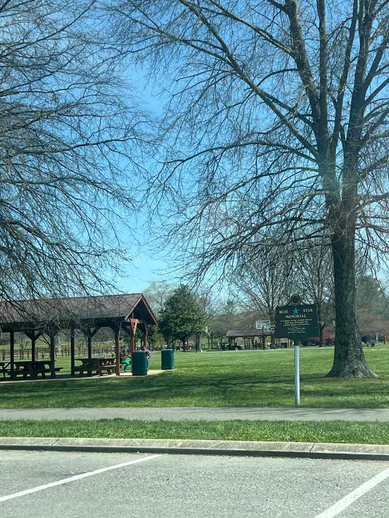 walking near me in Harrogate City Park in spring