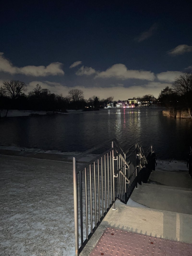 walking near me in Patriots Park in winter