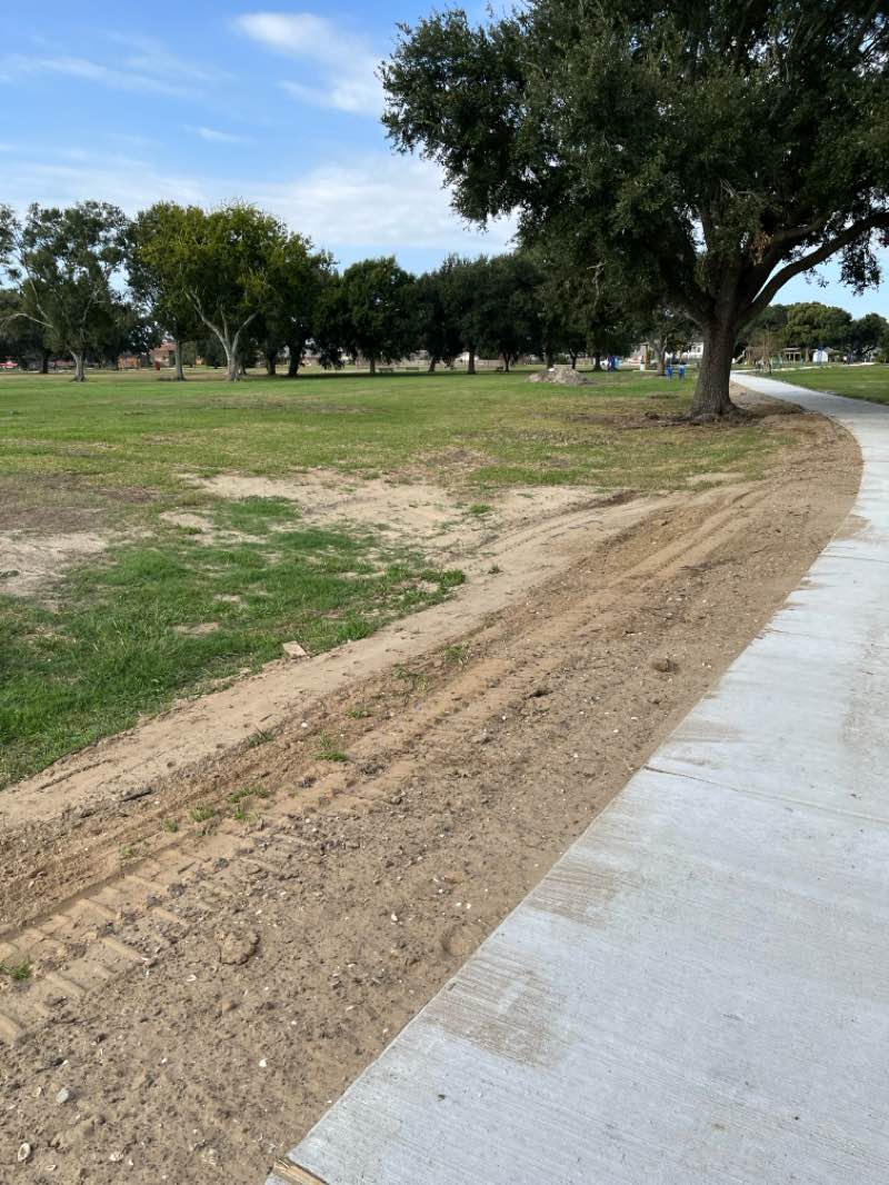 walking near me in Woodland Oaks Park in autumn