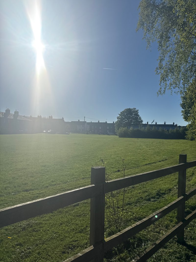 walking near me in Victoria Park in spring
