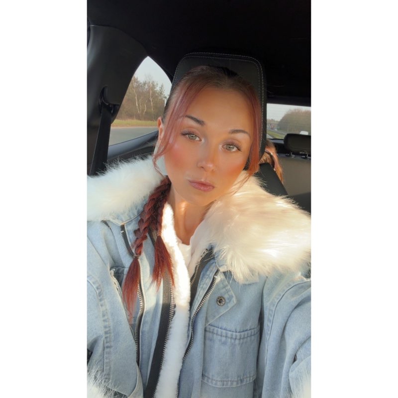 chantelle🦋🍒🎀🖤