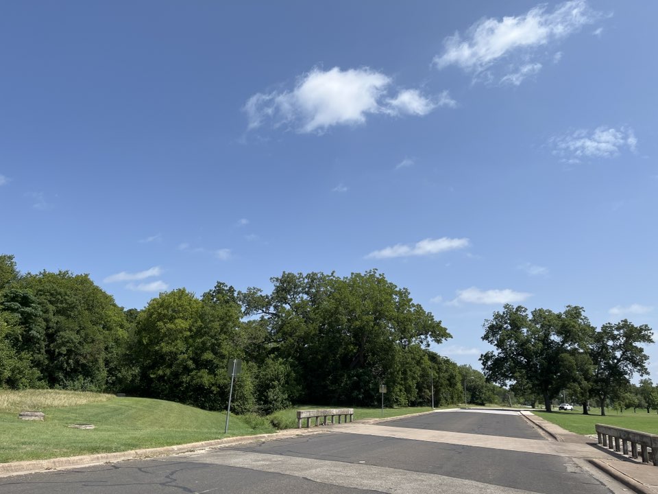 walking near me in Heritage Park in summer