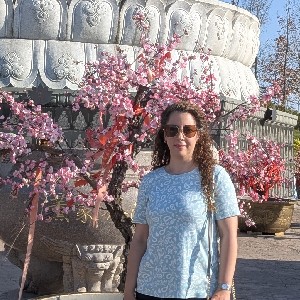 mona motakef profile