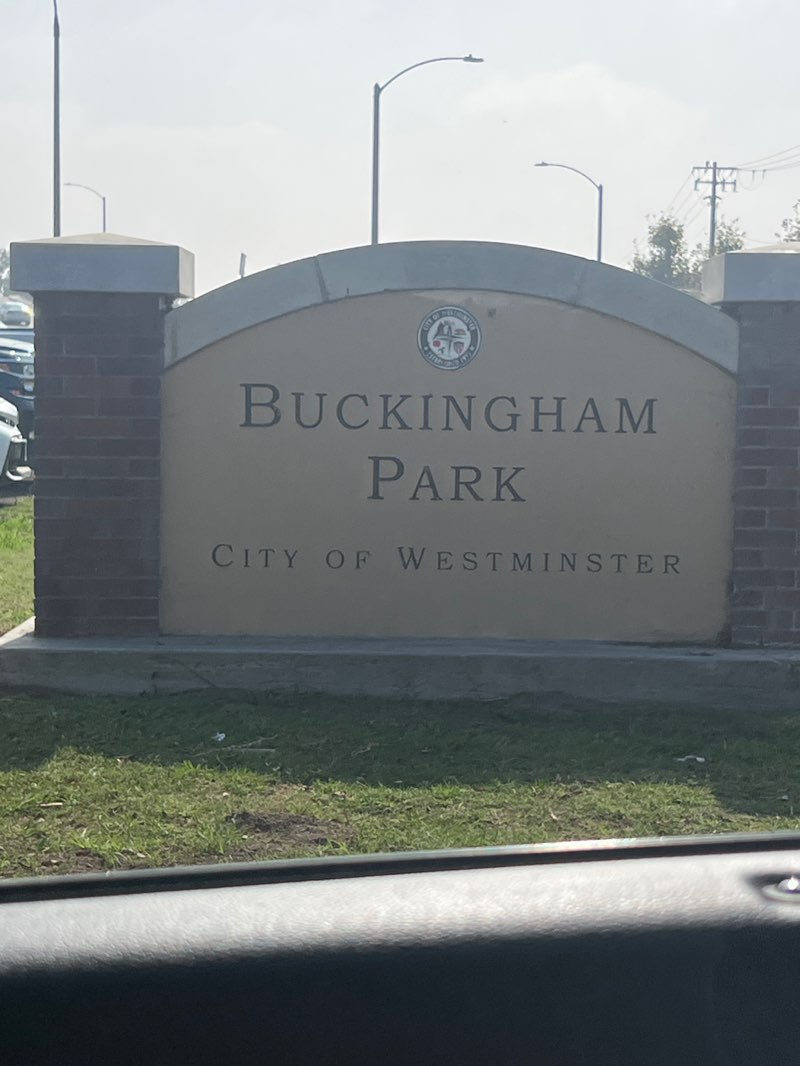 walking near me in Buckingham Park in autumn