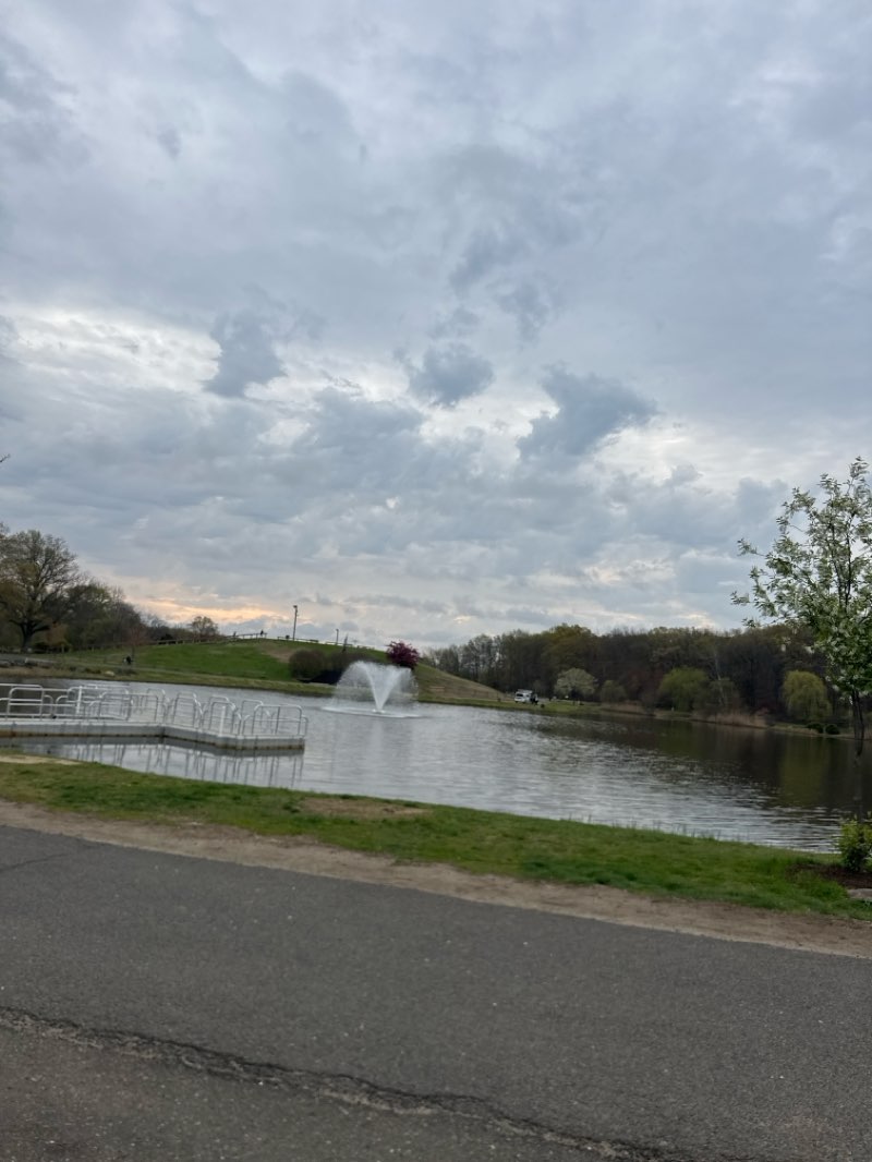 walking near me in Virginia Lane Park in spring