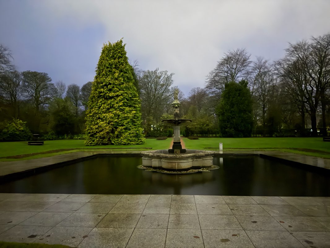 walking near me in Beveridge Park in winter
