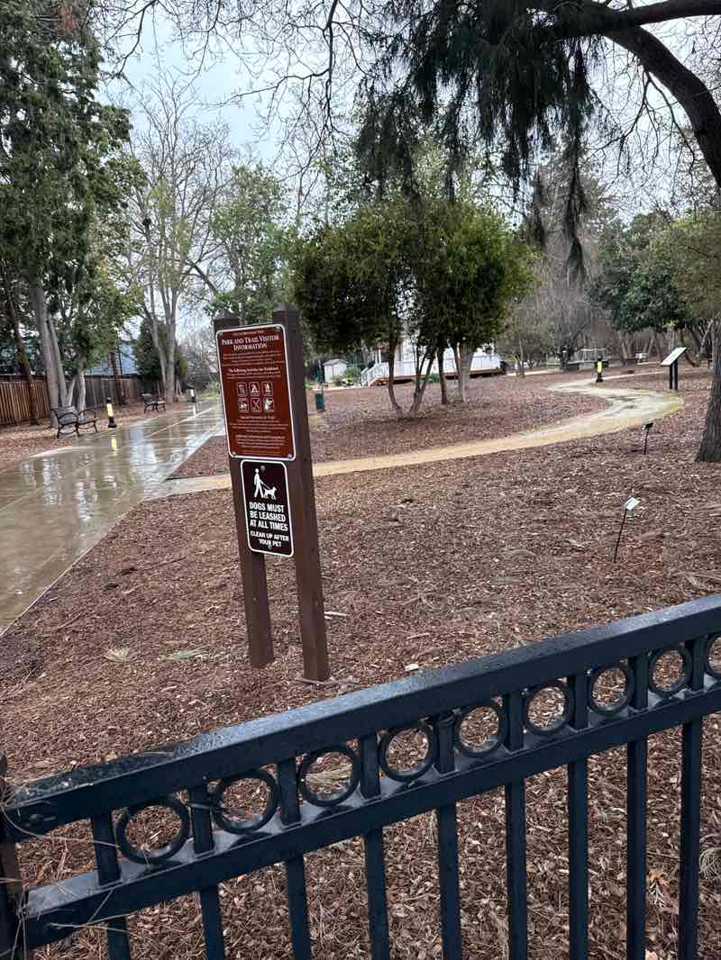 walking near me in Heritage Park in winter