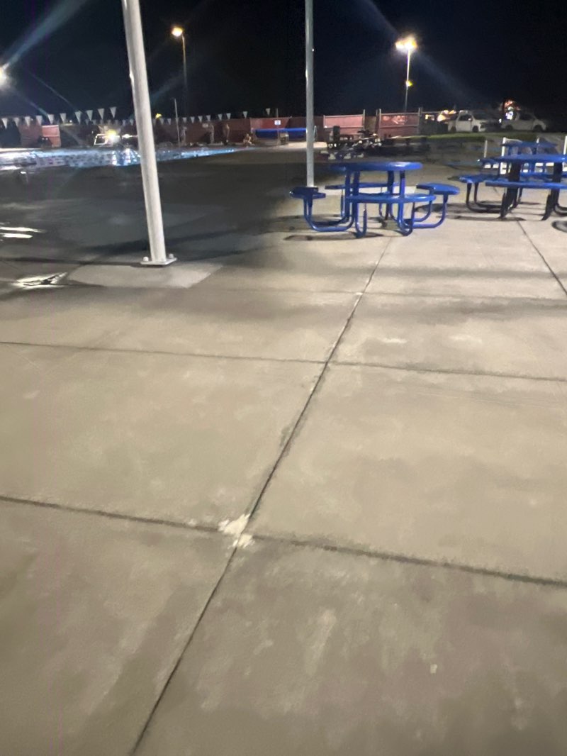 walking near me in May Nissen Park in winter