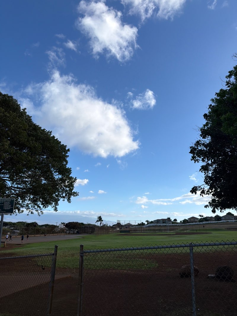 walking near me in Wailuku Elementary School Park in winter