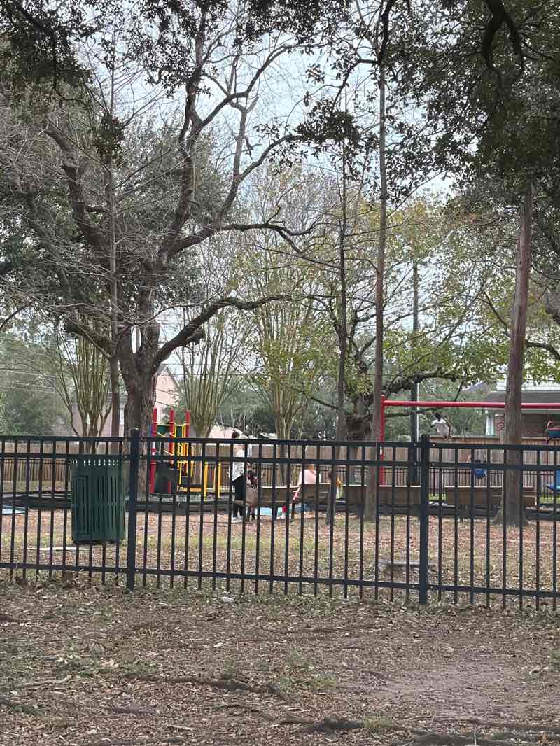 walking near me in Feld Park in winter