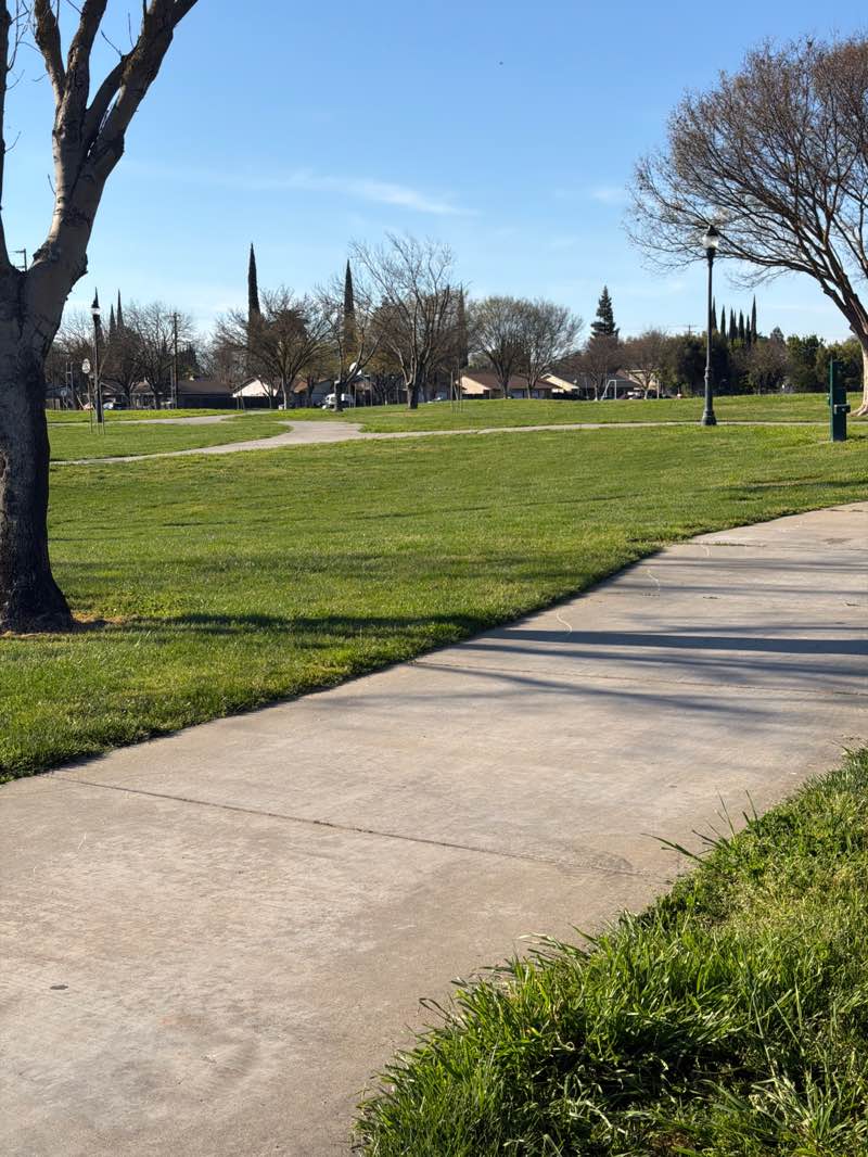 walking near me in riverside park in spring
