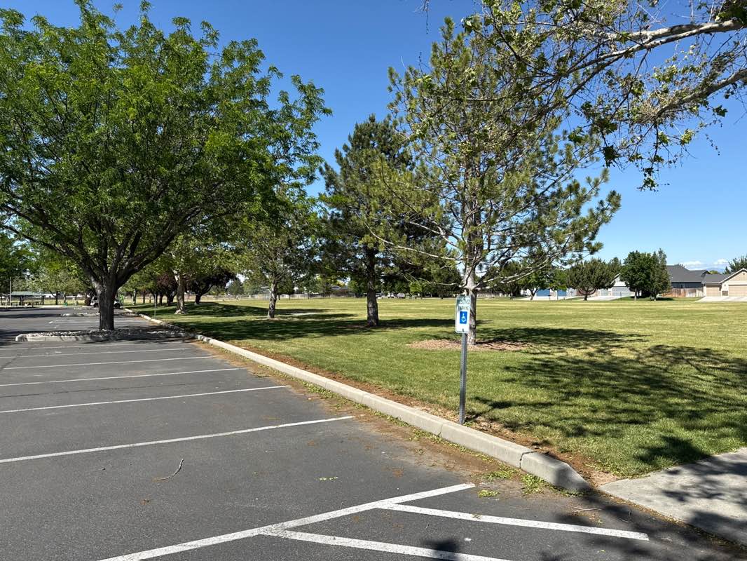walking near me in Optimist Park in summer