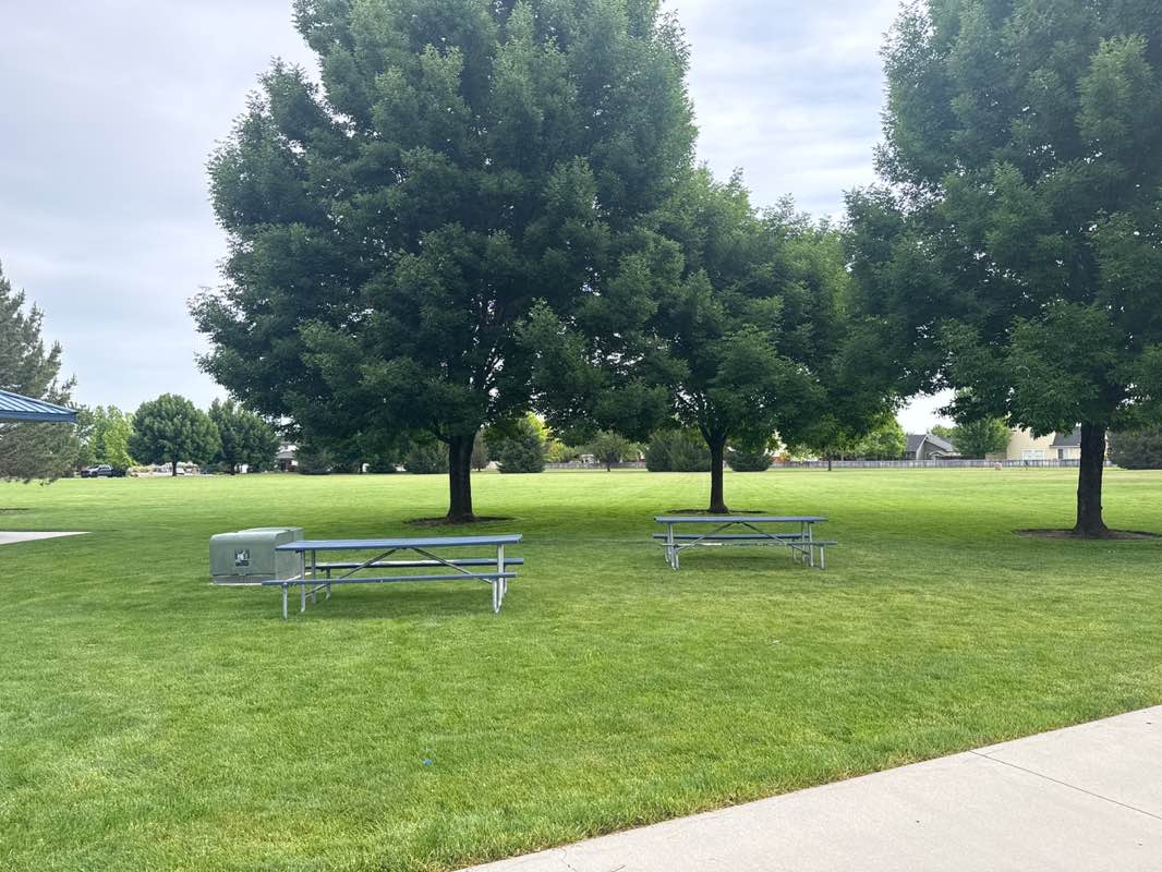 walking near me in Seasons Park in summer