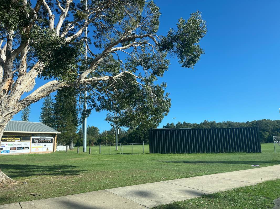 walking near me in Lions Park in autumn