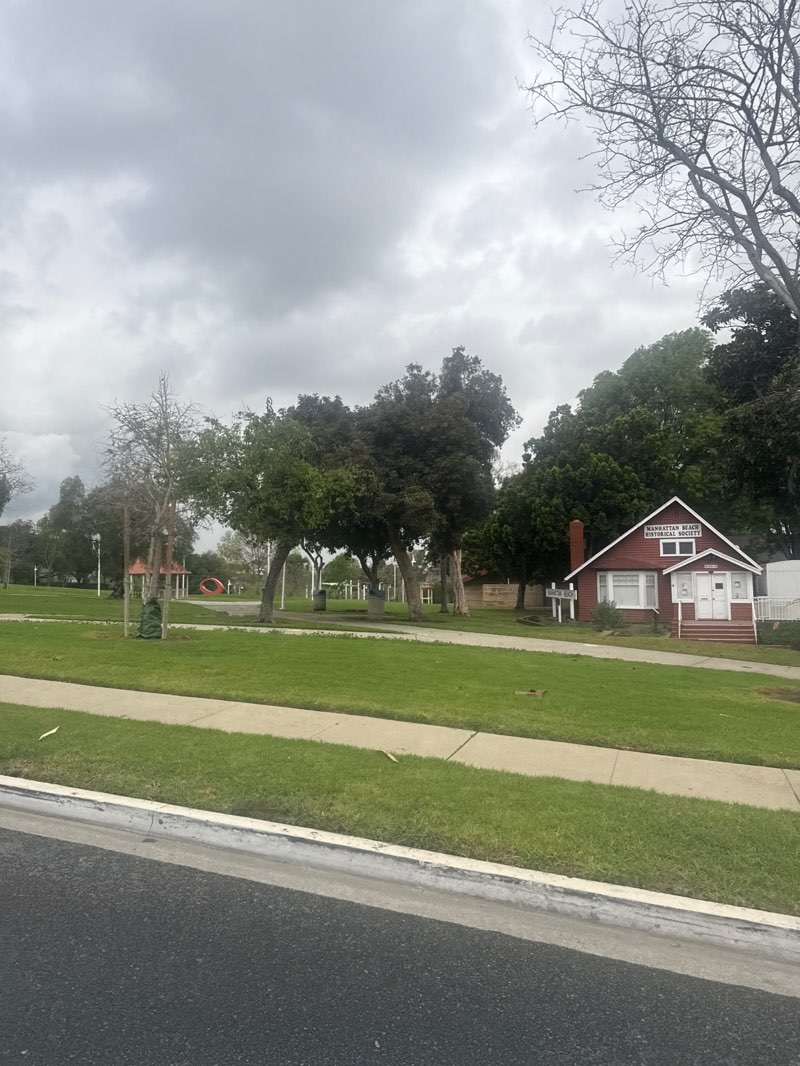 walking near me in Manhattan Heights Park in winter