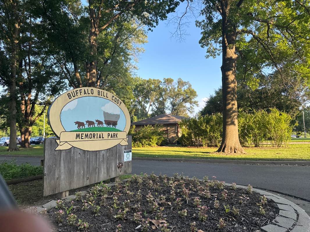 walking near me in Buffalo Bill Cody Park in summer
