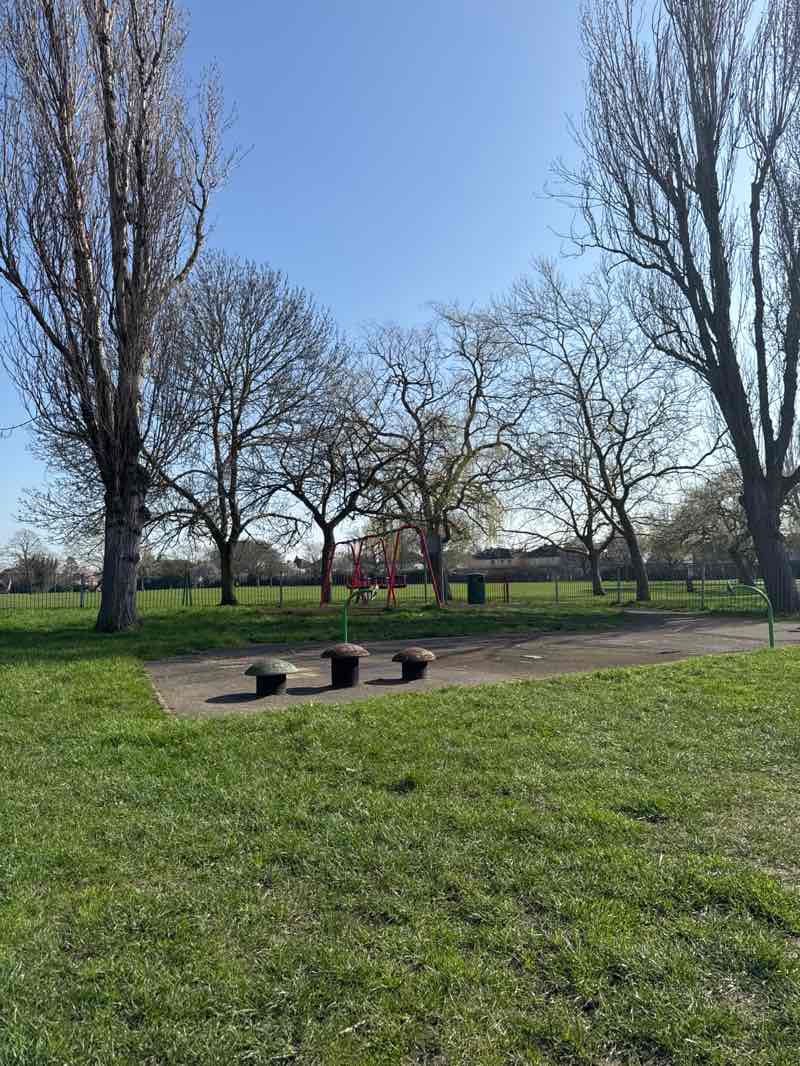 walking near me in Hylands Park in spring
