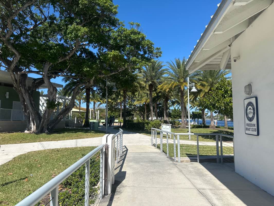 walking near me in Sullivan Park in winter