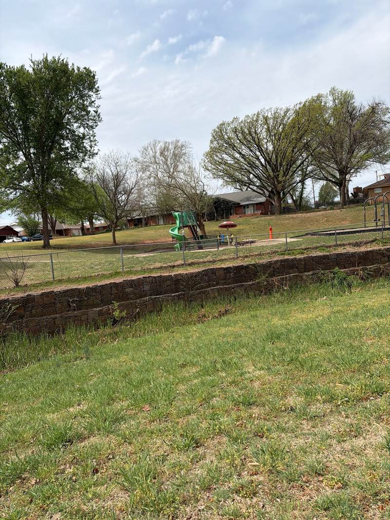 walking near me in Ingham Park in spring