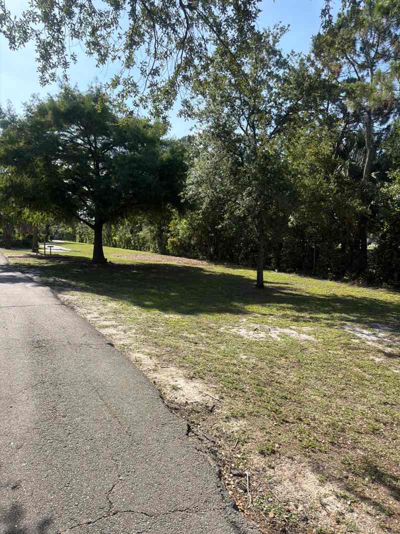 walking near me in Hampton Pines Park in summer