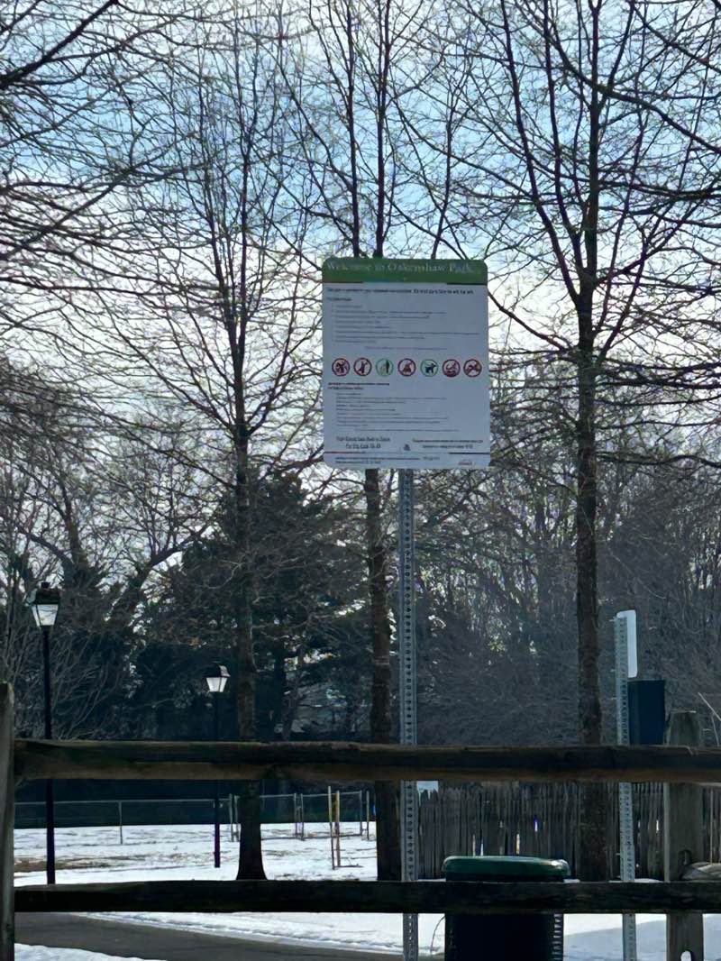 walking near me in Oakenshaw Park in winter