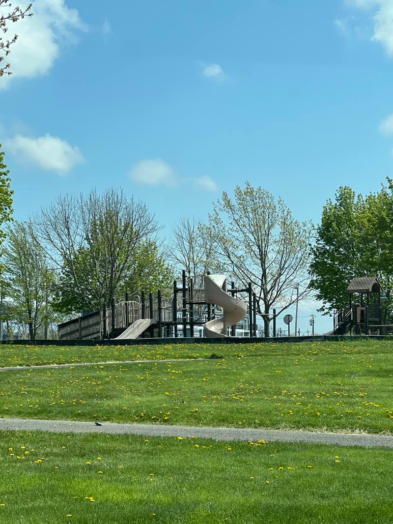 walking near me in Fishermens Park in spring