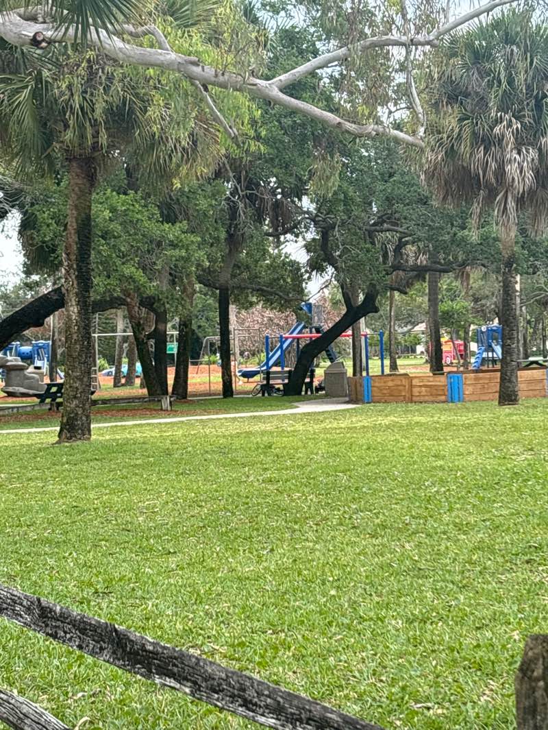 walking near me in Orlando Park in spring