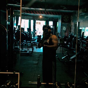 Tavish Kundra profile