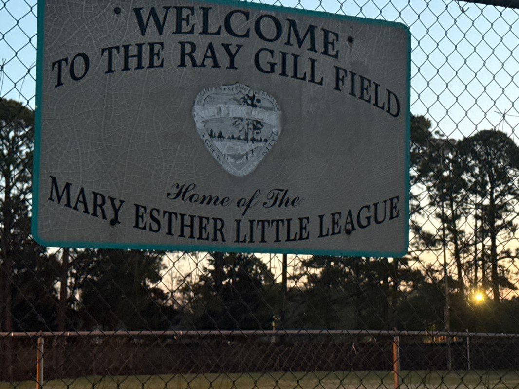 walking near me in Bryn Mawr Park in winter