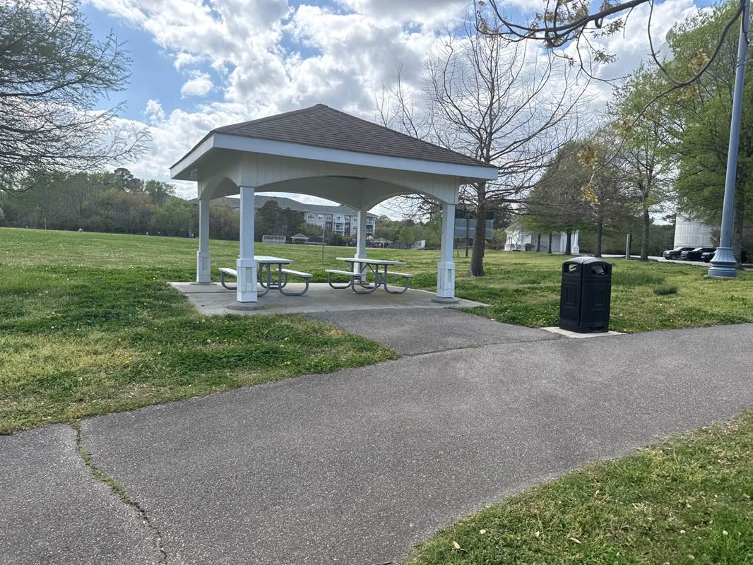 walking near me in Beach Garden Park in spring