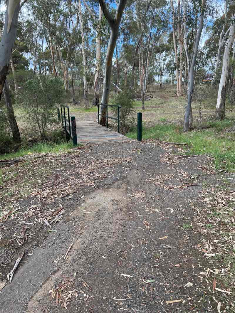 walking near me in Kangaroo Flat Park in autumn