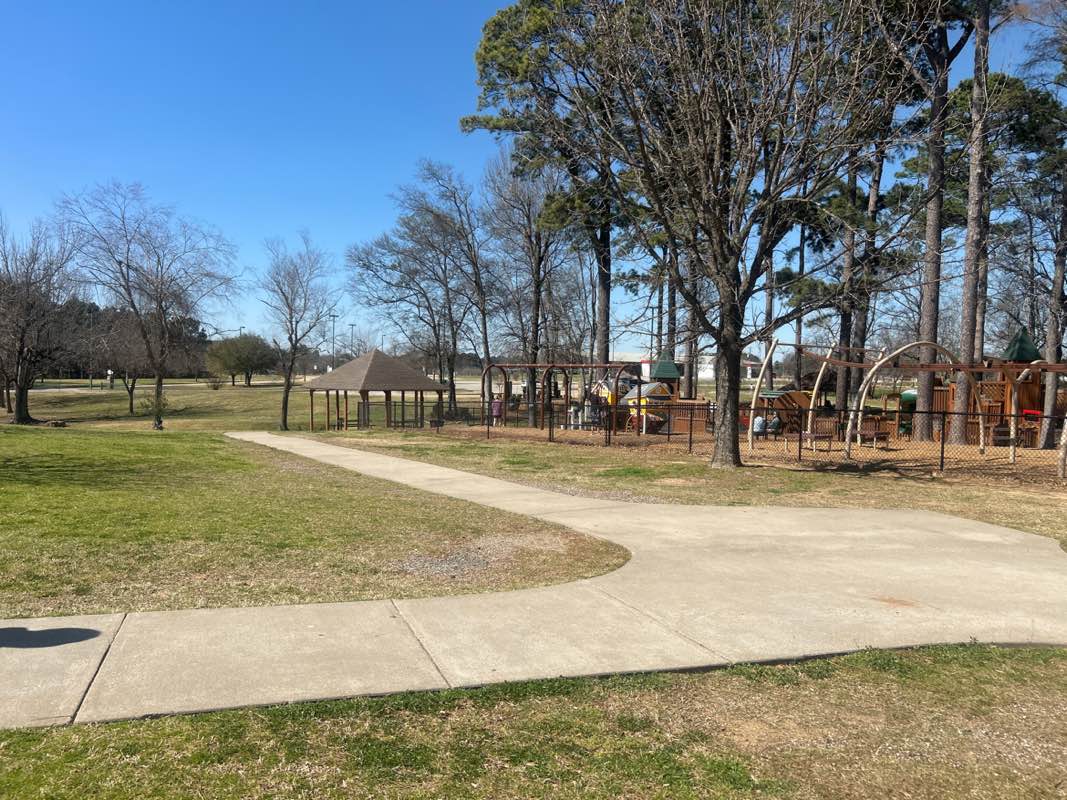 walking near me in Lear Park in winter