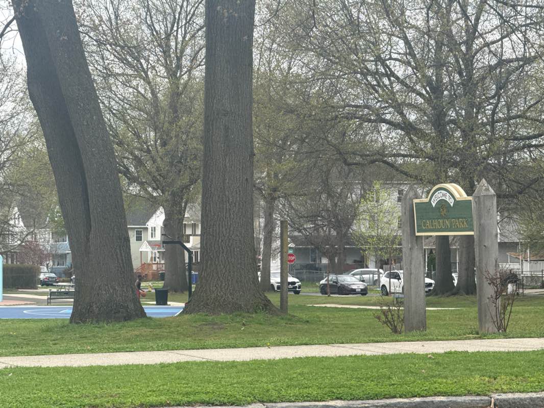 walking near me in Calhoun Park in spring
