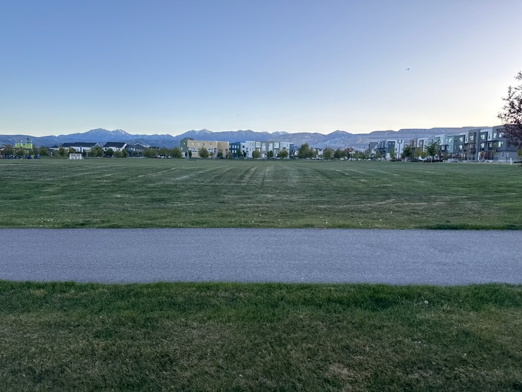 walking near me in Highland Park in spring