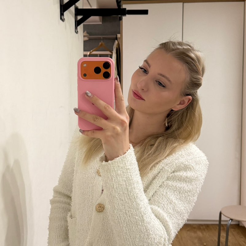 Полина profile