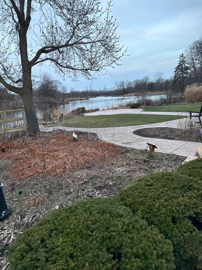 walking near me in Lake Katherine Nature Center & Botanic Gardens in spring