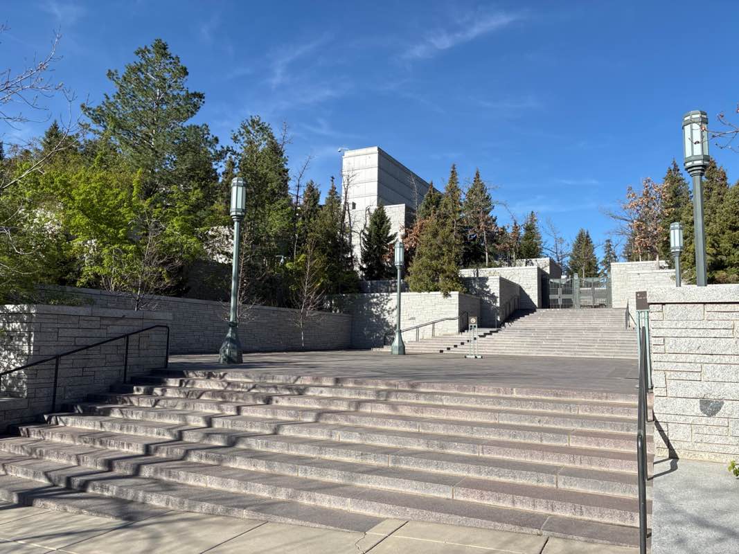 walking near me in Confrence Center Park in spring