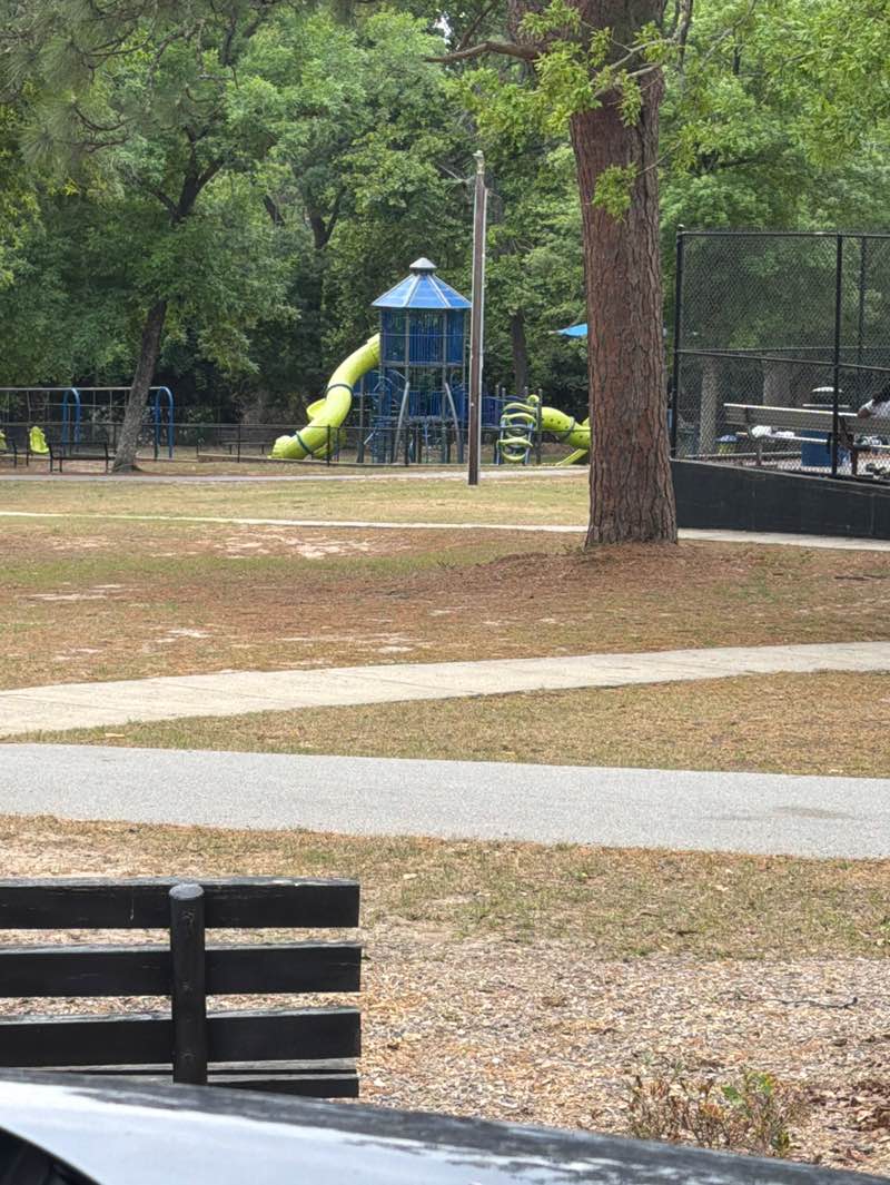 walking near me in Eustis Park in spring