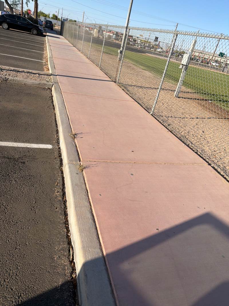 walking near me in Joe Orduño Park in summer