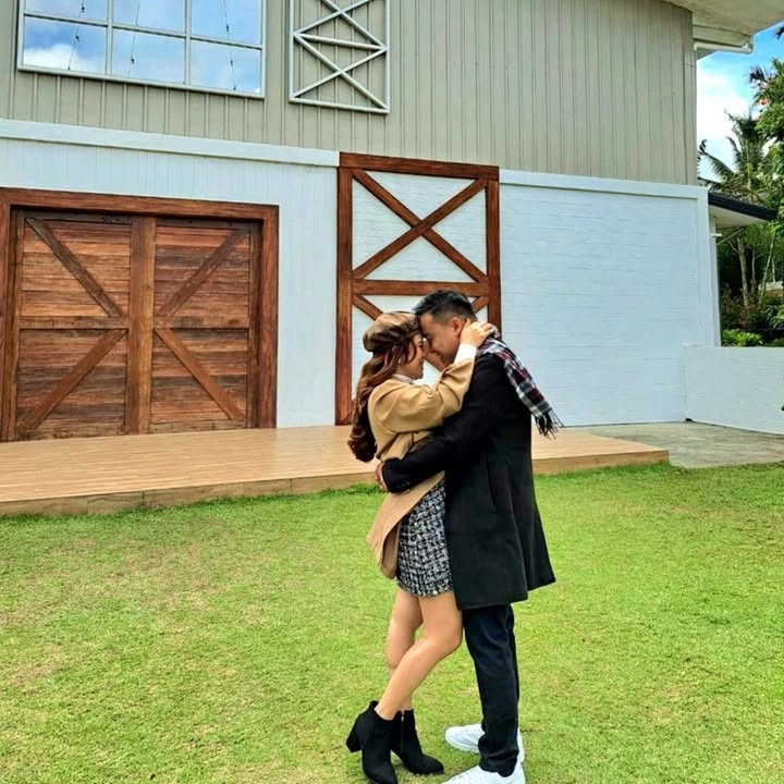 Golden Hawk - Knyla profile