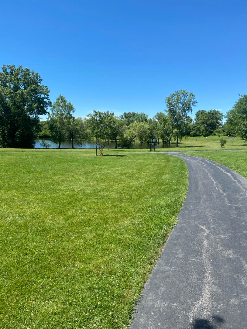 walking near me in Knolls Park in summer