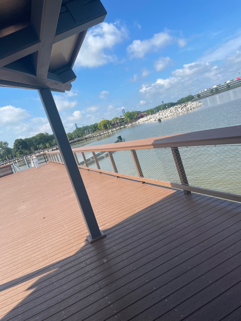 walking near me in Thomas Edison Park in summer