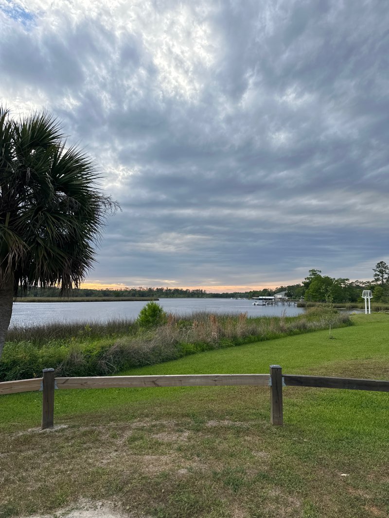 walking near me in Wakulla River Park in spring