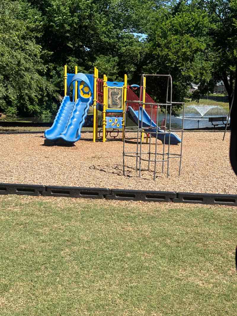 walking near me in Woodhollow Trail Park and Frisbee Golf in spring