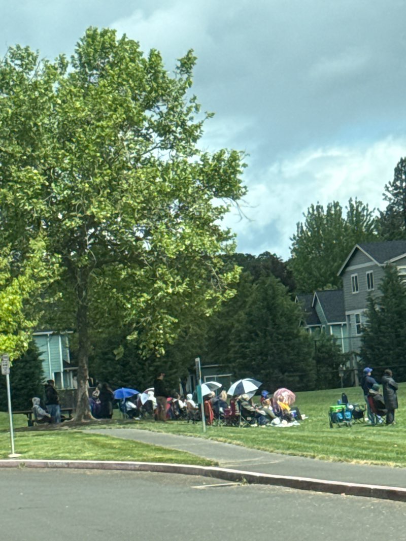 walking near me in Unity Park in spring